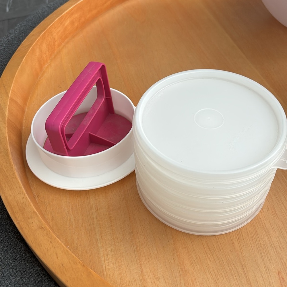 Tupperware hamburger press and keeper